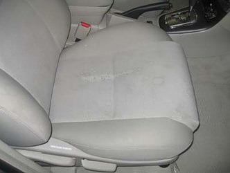 Фото переднего сиденья автомобиля до химчистки