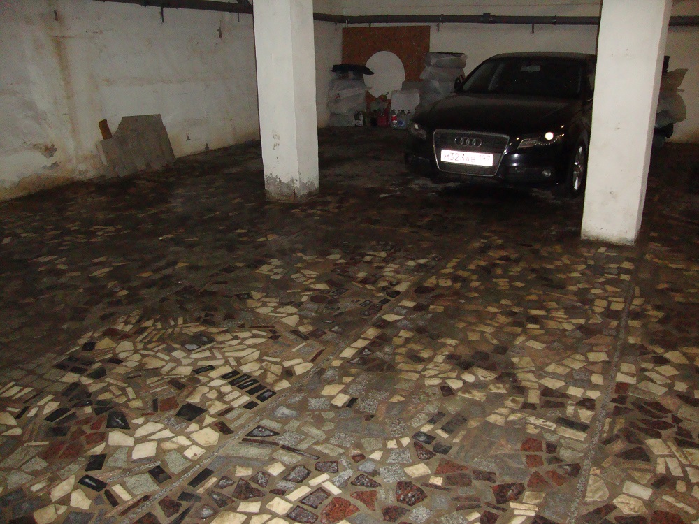 Фото после уборки подземной парковки затопленной канализационными водами